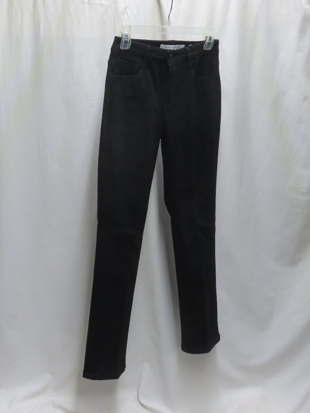 Ladies Black Classic Jeans with Rhinestone Accent Back Pockets